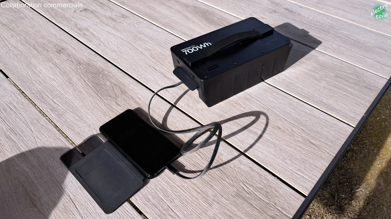 la batterie de Sunology peut s'utiliser en nomade pour recharger un smartphone en USB